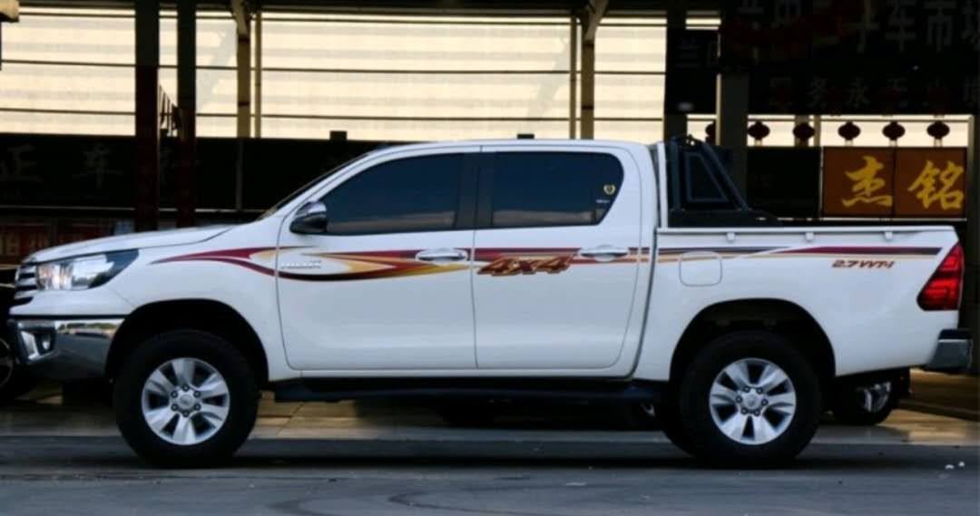 2017 auto Hilux.jpg