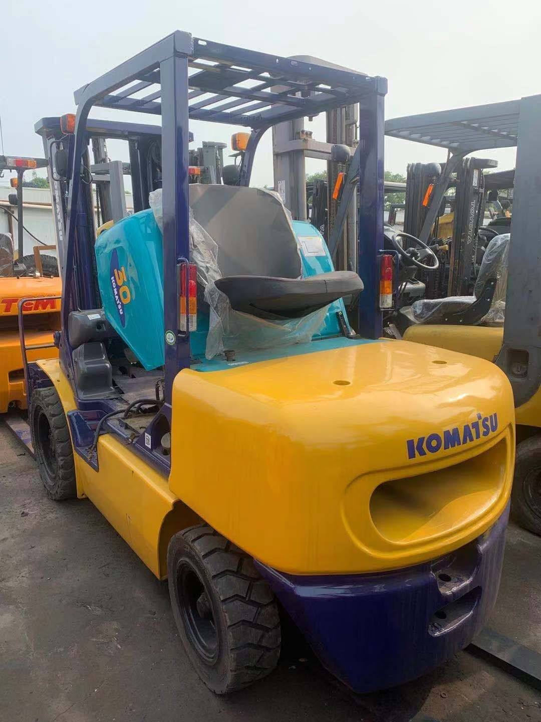 Used Komastu Diesel forklift  (1).jpg