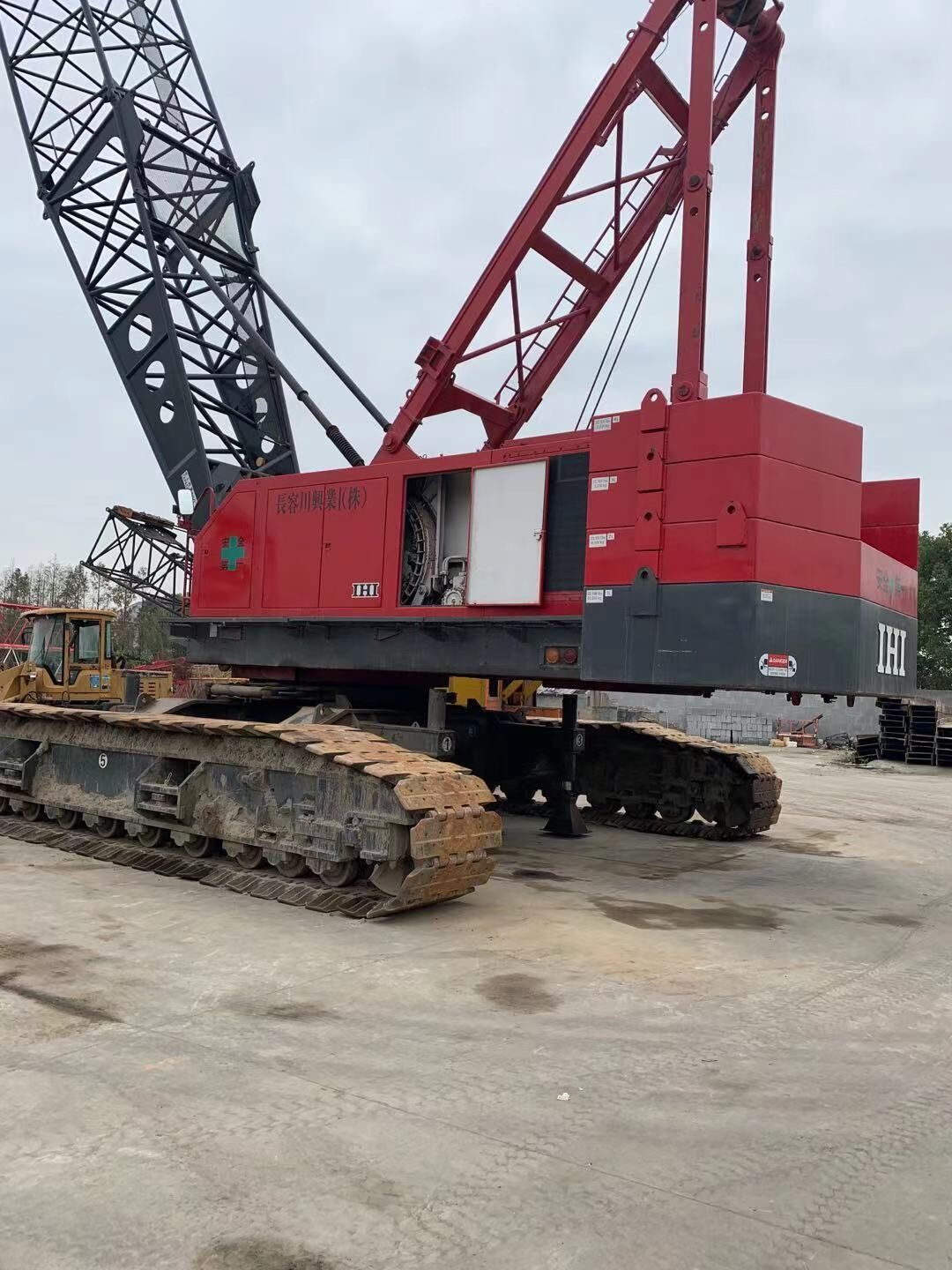 Used 200ton crawler crane Sumitomo 200 (2).jpg