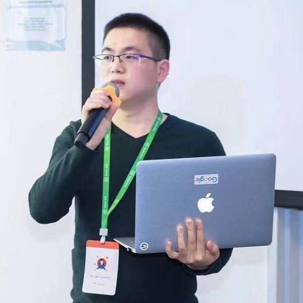 查毕生 学长