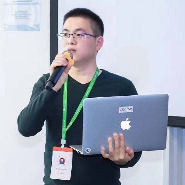 查毕生 学长