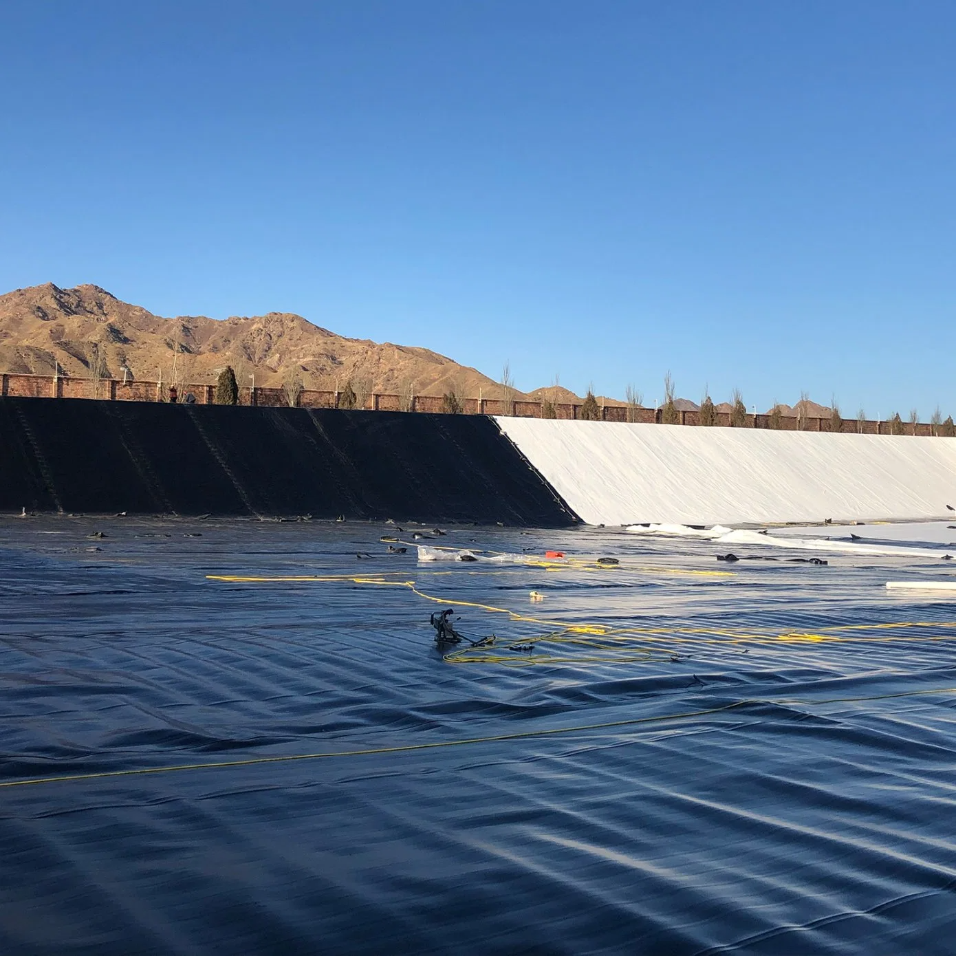 Geomembrana de HDPE PVC pe resistente a los rayos UV para revestimiento de estanques de peces de 0.5mm a 2mm