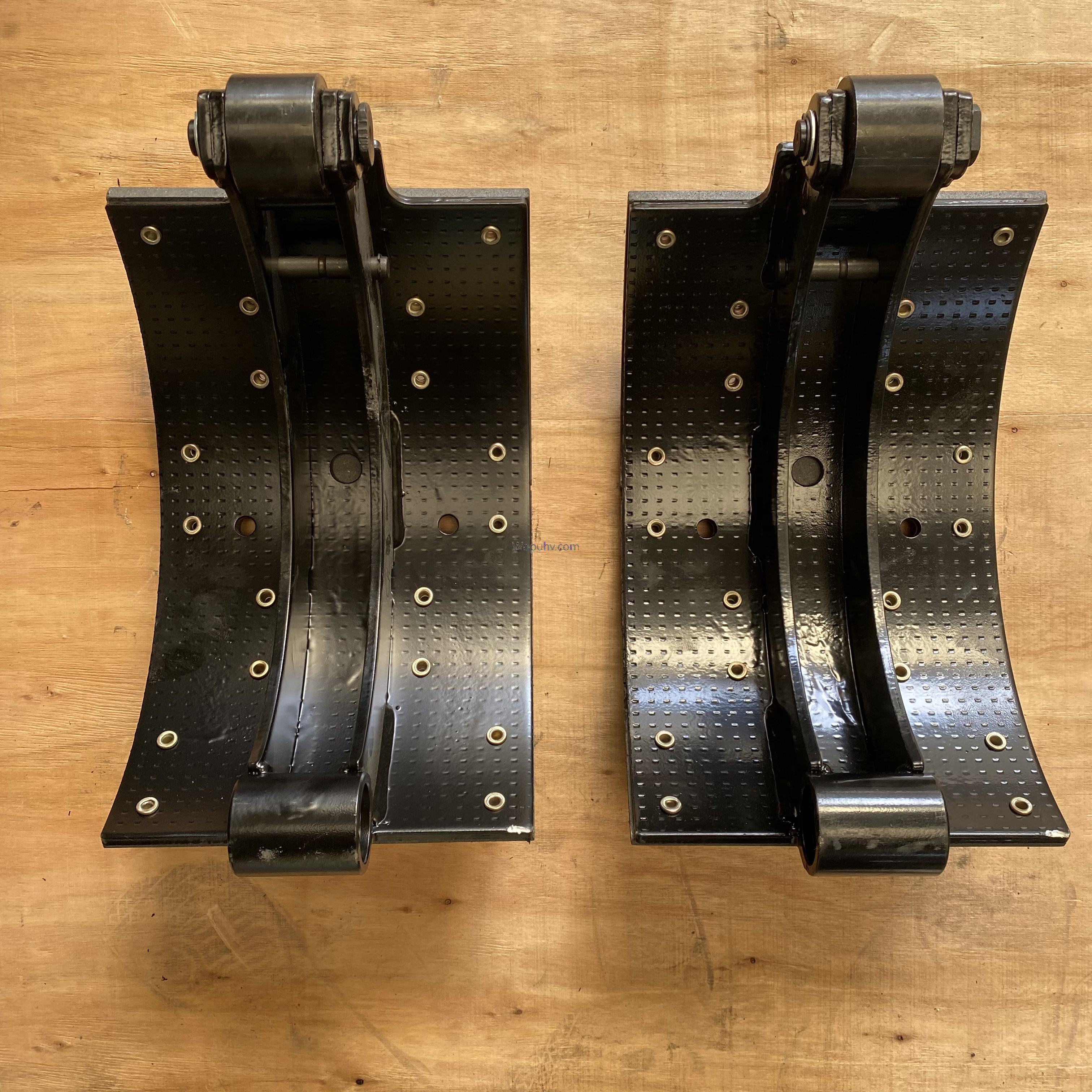 HD90129340421 Pastillas de freno Shacman Delong modelo manual para camiones pesados con plataforma STR eje trasero 410mm conjunto soldado de zapata de freno de tambor 