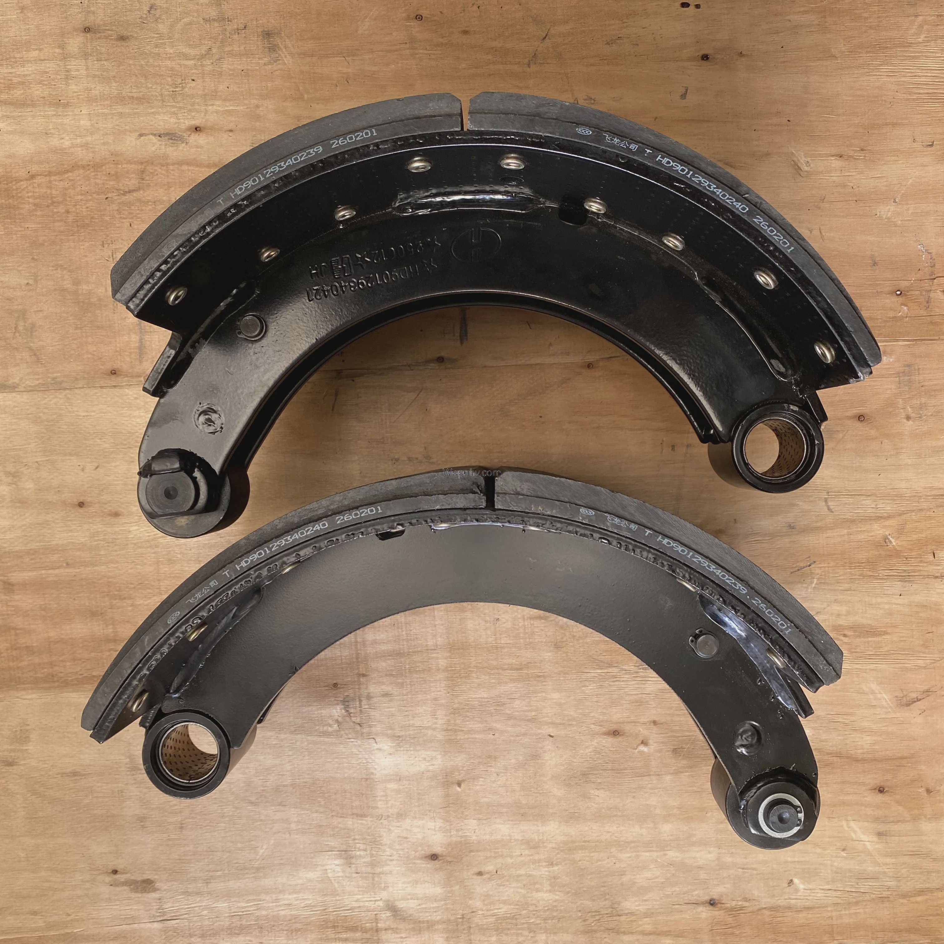 HD90129340421 Pastillas de freno Shacman Delong modelo manual para camiones pesados con plataforma STR eje trasero 410mm conjunto soldado de zapata de freno de tambor 