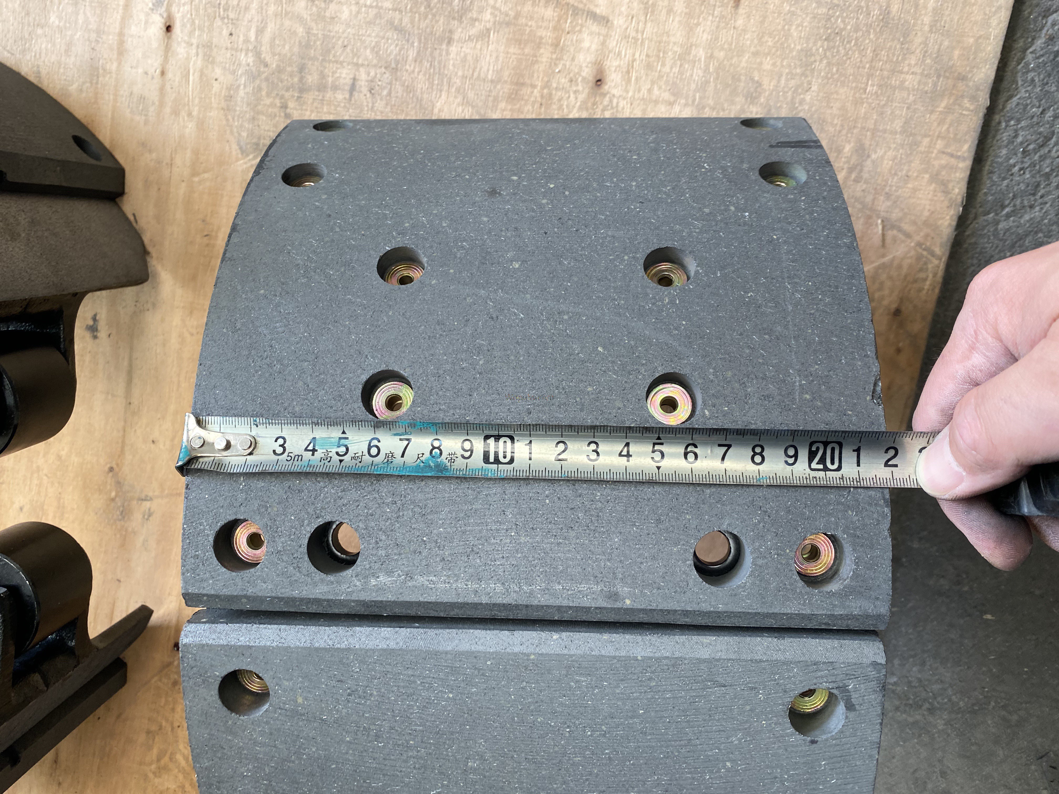 HD90129340421 Pastillas de freno Shacman Delong modelo manual para camiones pesados con plataforma STR eje trasero 410mm conjunto soldado de zapata de freno de tambor 