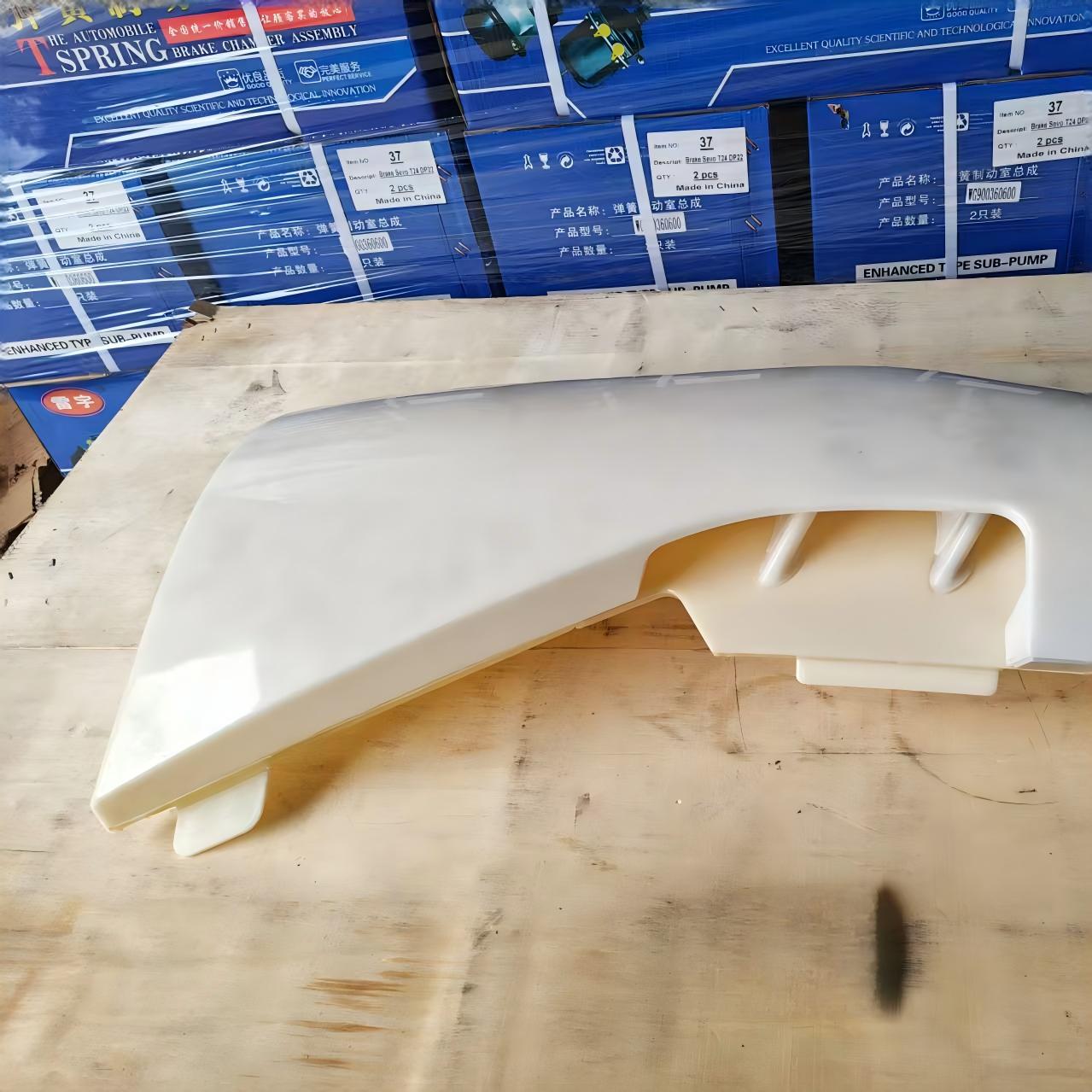Almohadilla de capó TX380 R pintada (lado derecho) para camión pesado TX380