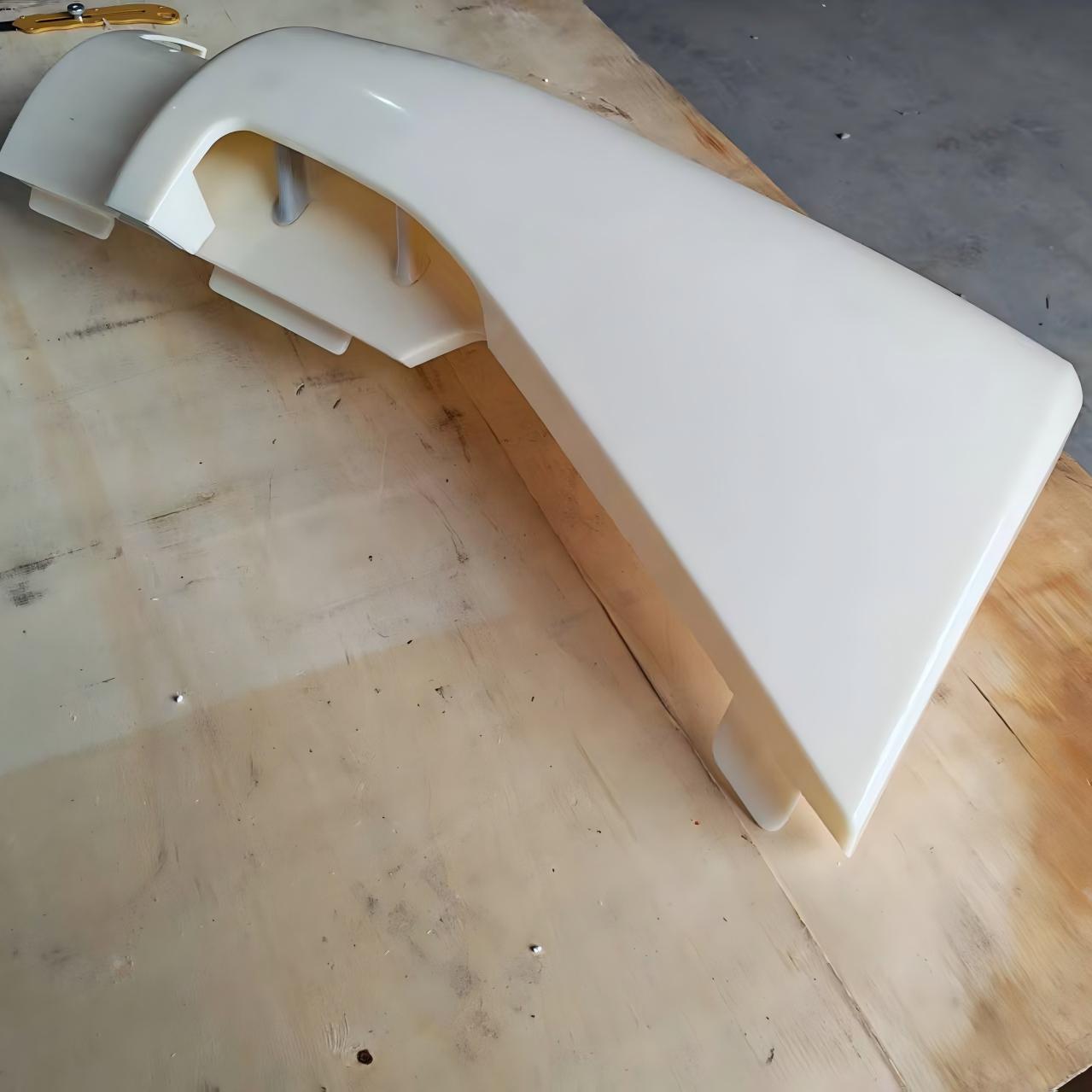 Almohadilla de capó TX380 R pintada (lado derecho) para camión pesado TX380