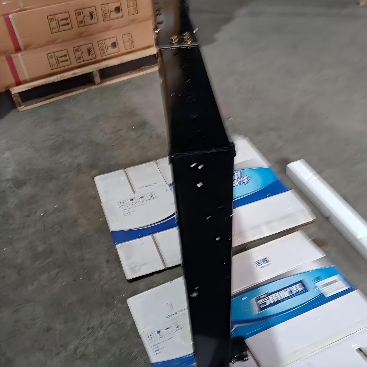 Radiador DZ95259532202 para sistema de refrigeración de camión pesado (Radiador de motor de aluminio)