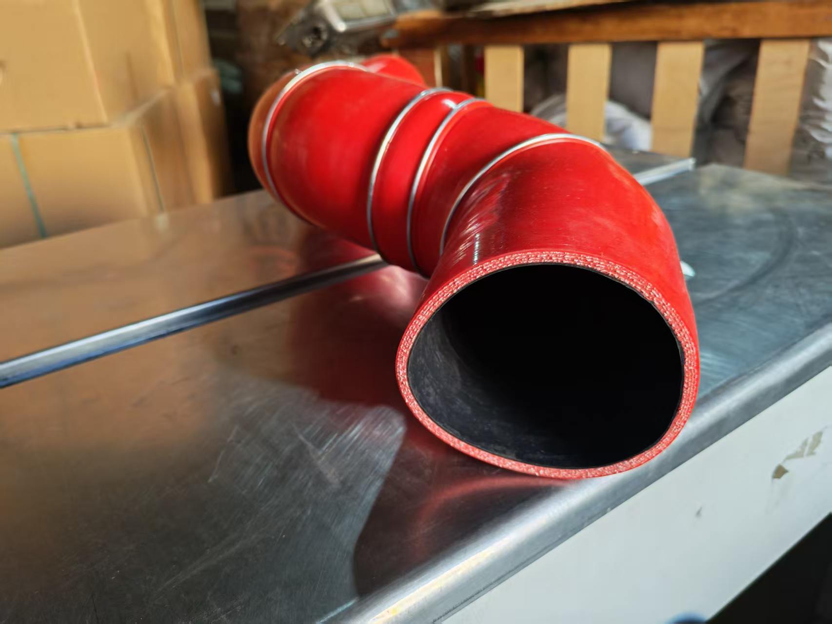 Manguera del intercooler SHACMAN DZ952595355401 manguera del enfriador de aire de sobrealimentación 5401 para X3000 F3000