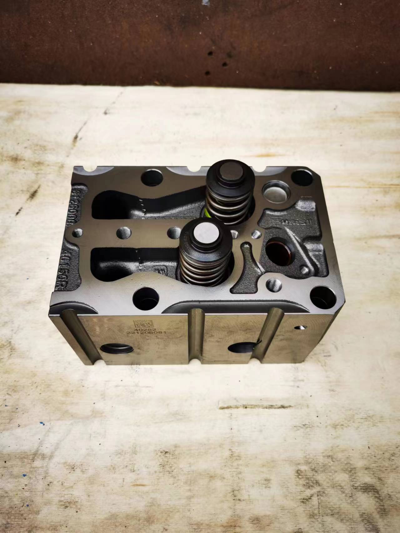 Culata de cilindro 612600040282, culata de motor para motores diésel WD615 y WP10 de camiones pesados HOWO