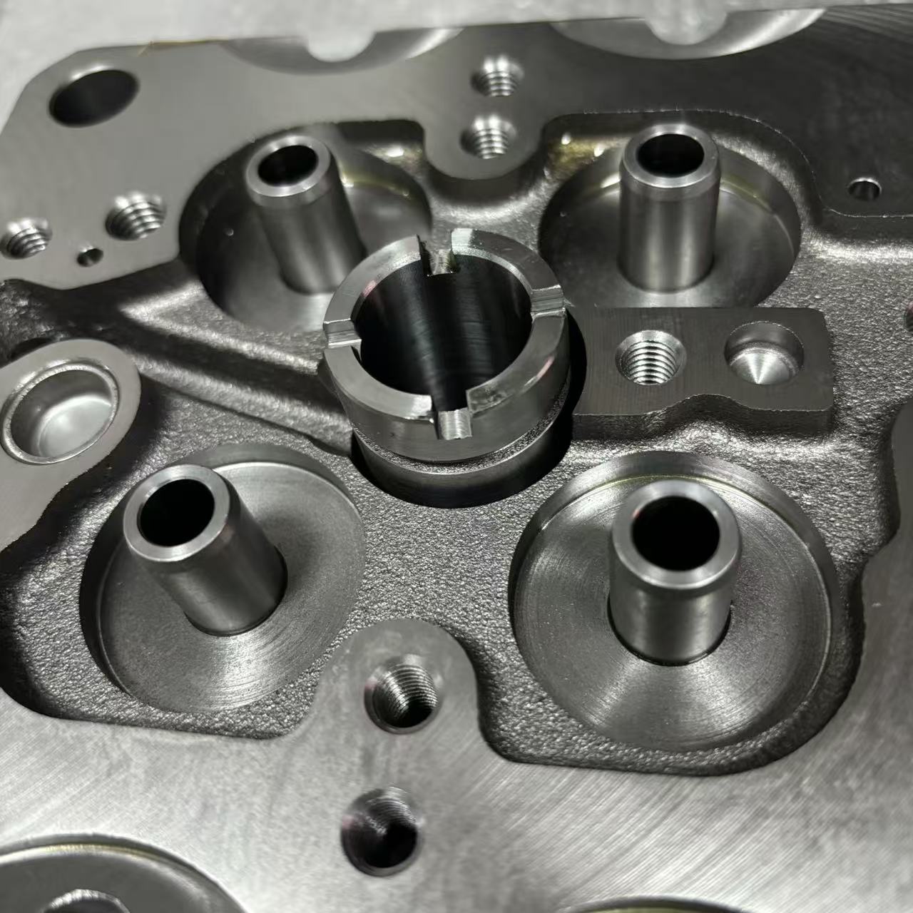 Culata de cilindros A21238040004 para motor de gas Sinotruk de 12 L, piezas para camiones pesados