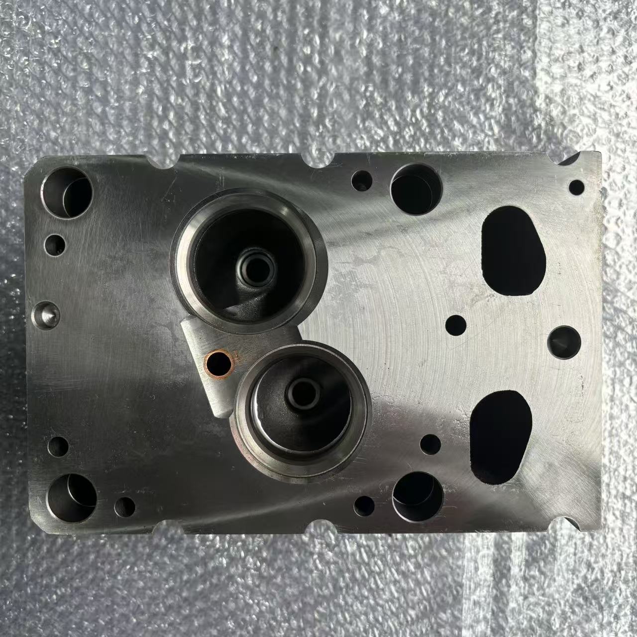 Culata de cilindros 61560040068 Euro II de dos válvulas para piezas de motor diésel WD615 HOWO STR