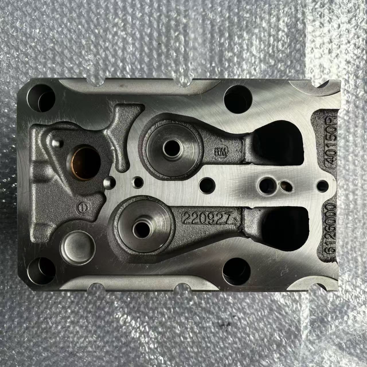 Culata de cilindros 61560040068 Euro II de dos válvulas para piezas de motor diésel WD615 HOWO STR