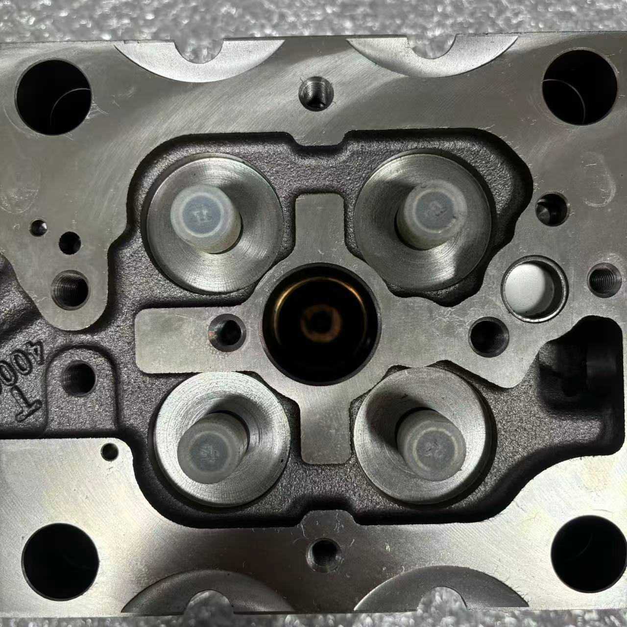Culata de cilindro 612650040038 Euro V de cuatro válvulas para piezas de motor diésel de camiones pesados WP12