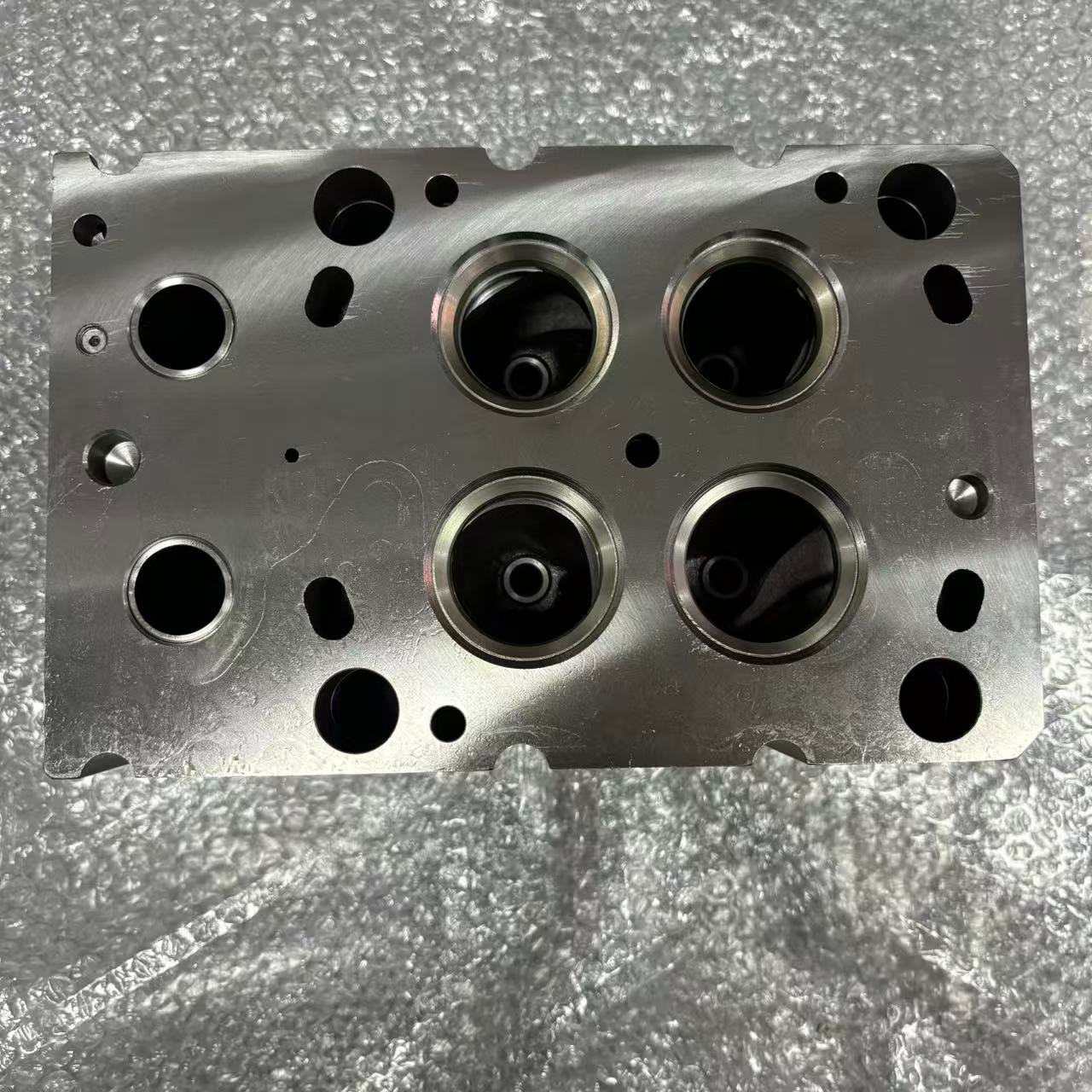 Culata de cilindro 612650040038 Euro V de cuatro válvulas para piezas de motor diésel de camiones pesados WP12