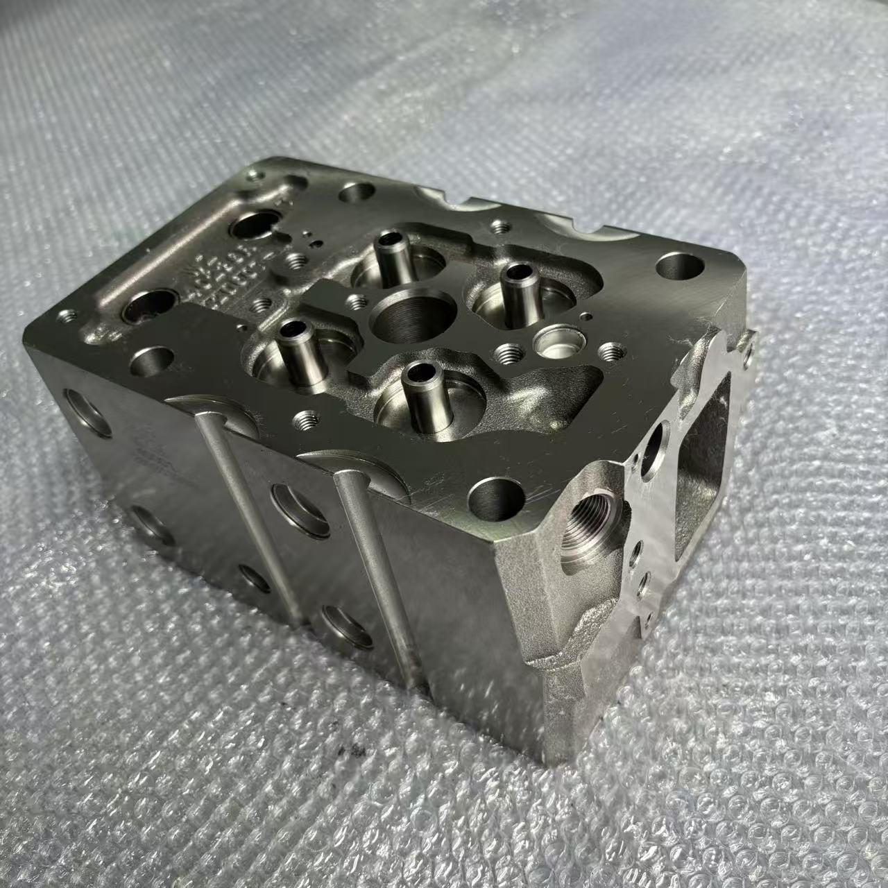 Culata de cilindros 612630040001 P12 de cuatro válvulas para piezas de motor diésel de camiones pesados