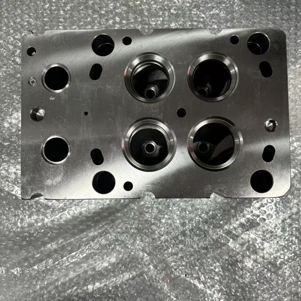Culata de cilindro 1002315422 P10 de cuatro válvulas para bomba mecánica, piezas de motor diésel para camiones pesados