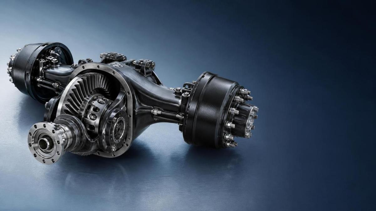 Drive Axle on a Semi Truck: Torque Flow, Differential Function, and Service Points Eje motriz de un camión semirremolque: flujo de par, función del diferencial y puntos de mantenimiento