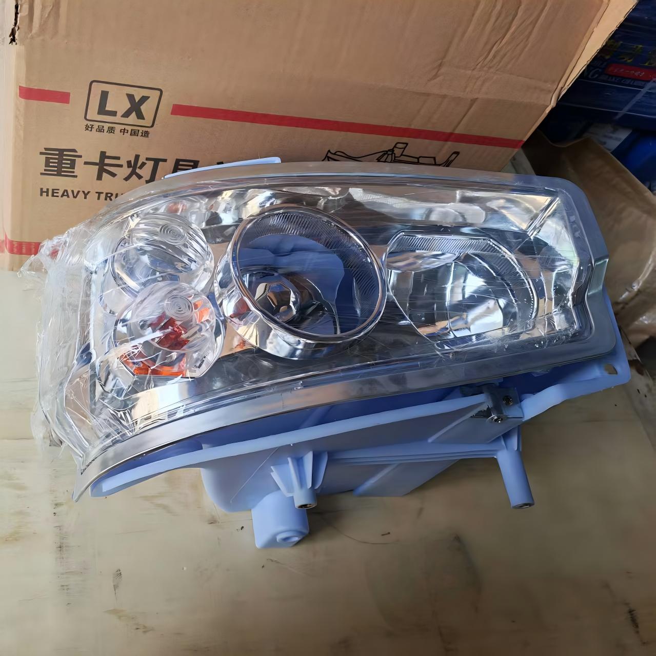 Фара L 371 WG9719720001 для тяжелого грузовика SINOTRUK HOWO 371 (левая передняя фара в сборе)