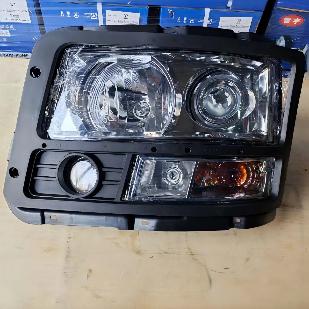 Фара Shacman L (левая сторона) в сборе для тяжелого грузовика Shacman F2000 / F3000