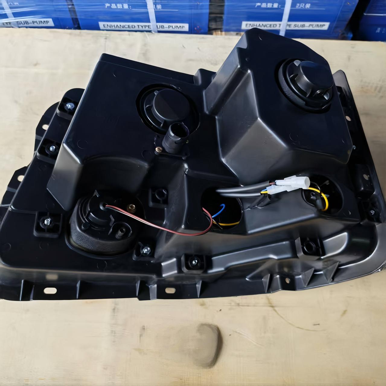 Блок-фара Shacman R (правая сторона) для грузовиков серии SHACMAN F2000 / F3000 / H3000