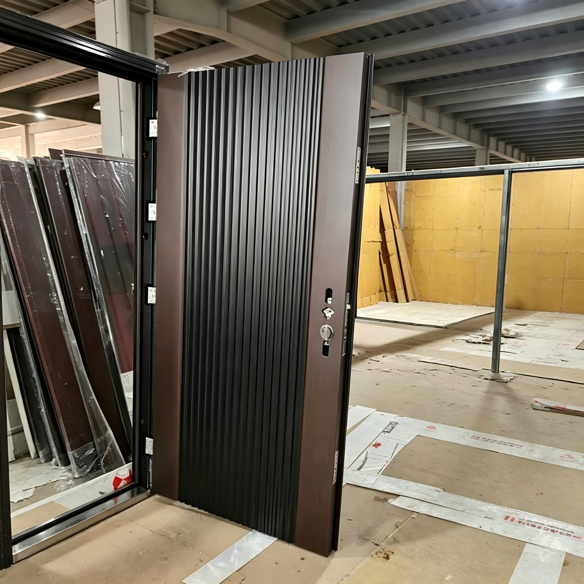 Puertas de seguridad de acero personalizadas para la puerta principal del hogar, herrajes de puerta metálica