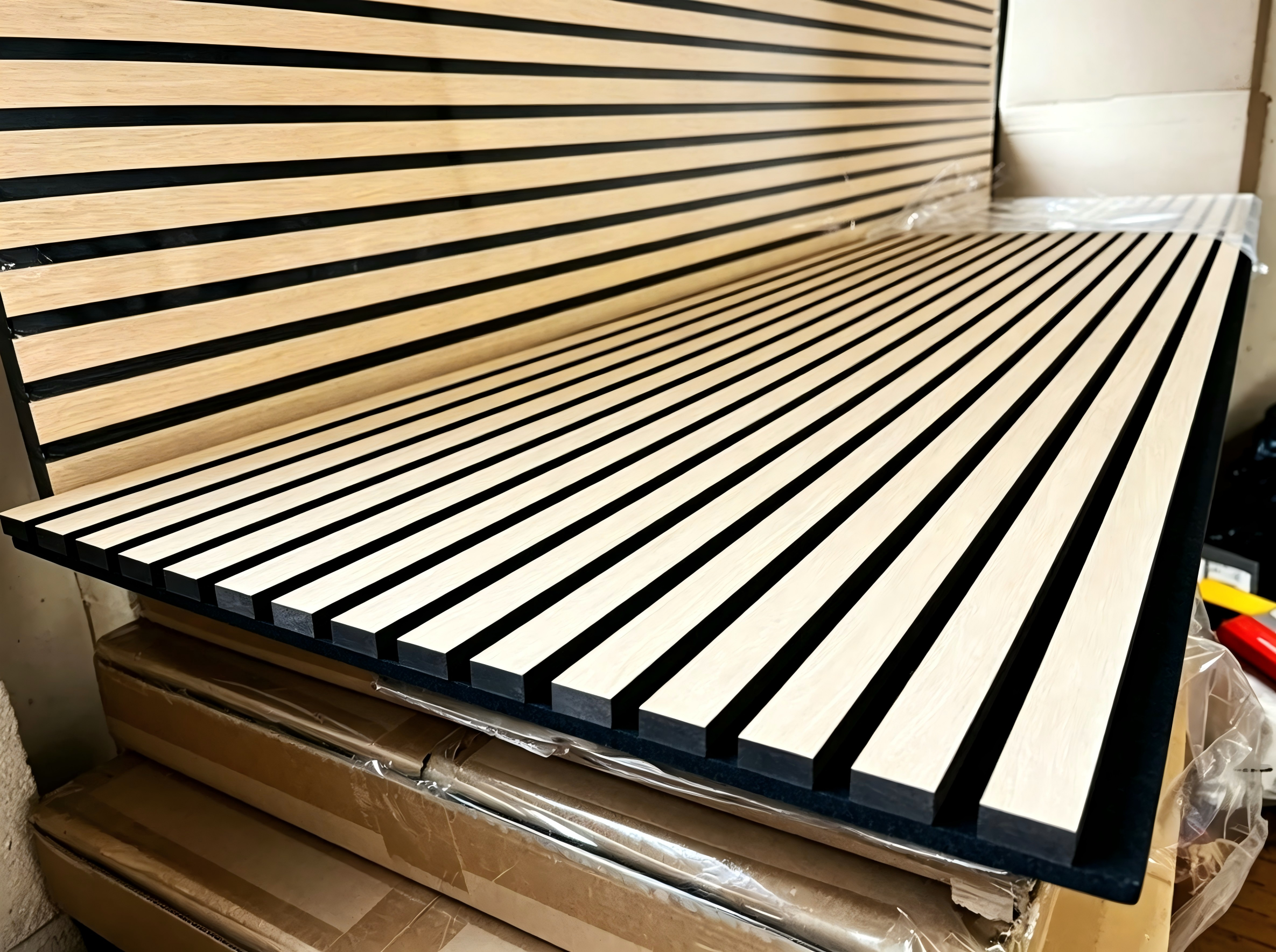 Paneles acústicos de fieltro para pared con listones de madera Akupanel de MDF de alta calidad con absorción acústica