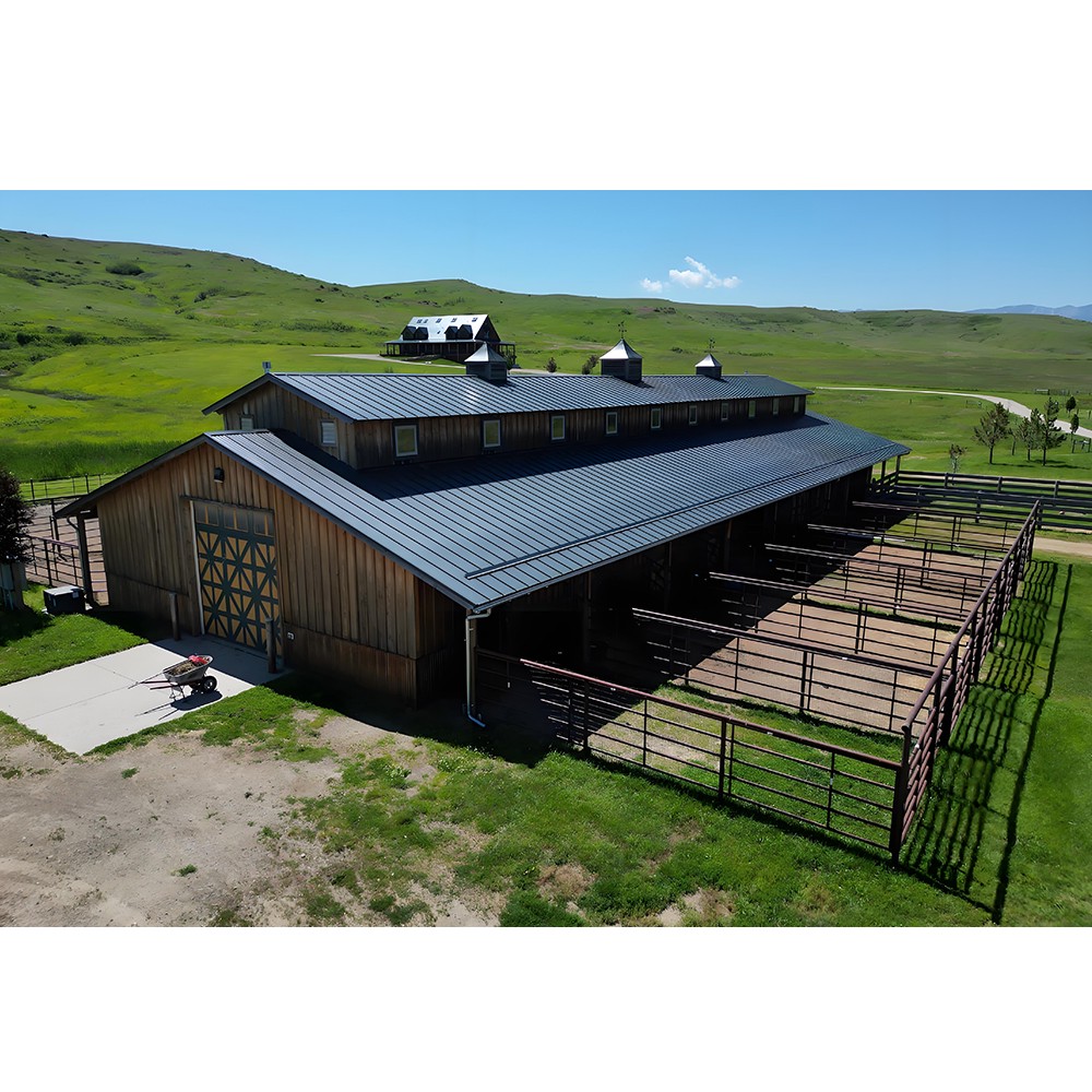 Casa de fazenda com estrutura de aço & galpão para criação de animais
