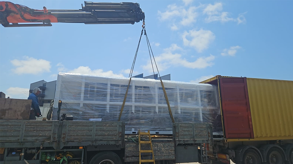 ¿Adivina quién recibió esta fresadora CNC vertical ANBEN?