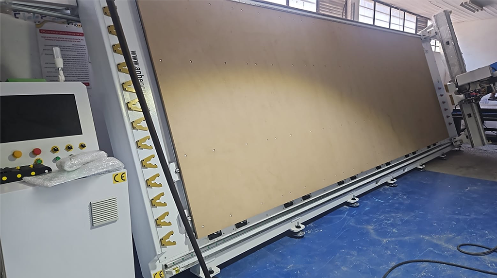 ¿Adivina quién recibió esta fresadora CNC vertical ANBEN?