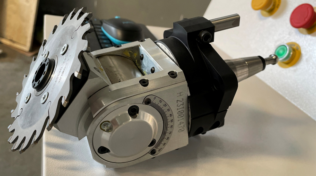 ¿Adivina quién recibió esta fresadora CNC vertical ANBEN?