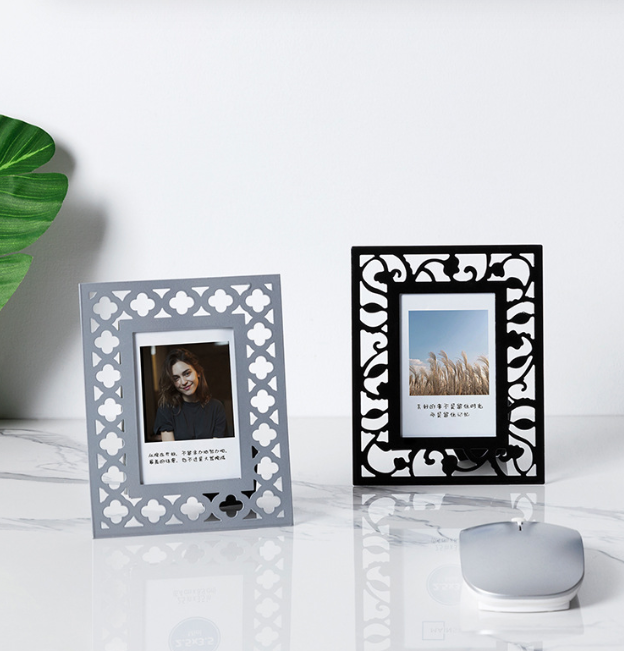 Metal photo frame