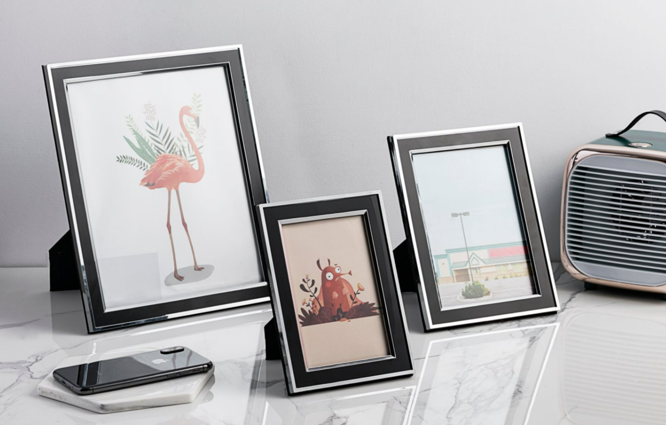 Metal photo frame