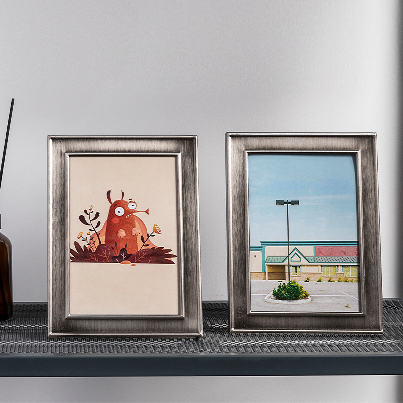 Metal photo frame