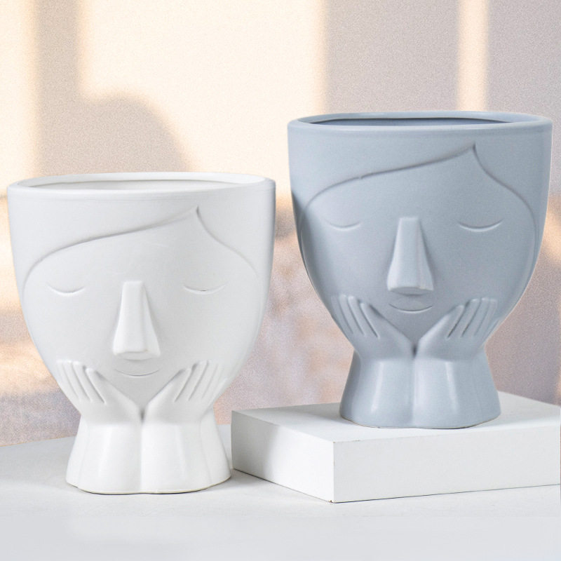 Ceramic flower pot