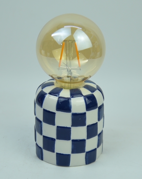 Ceramic base LED lamp