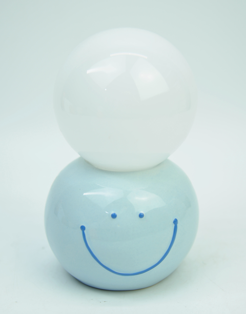 Ceramic base LED lamp
