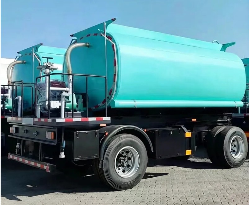 Разбрасыватель-цистерна для воды 15CBM с дышловым прицепом