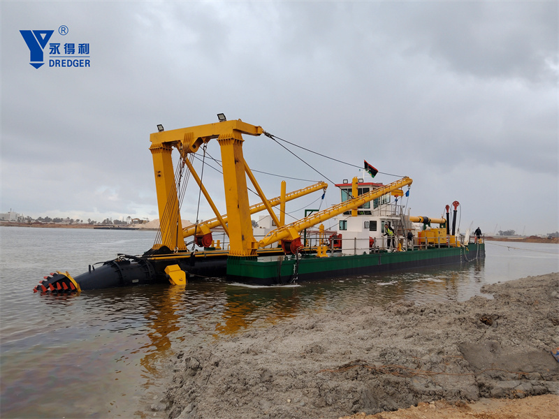 Draga de succión con cortador YLCSD550