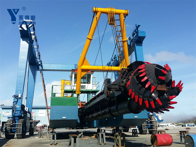 Draga de succión con cortador YLCSD450