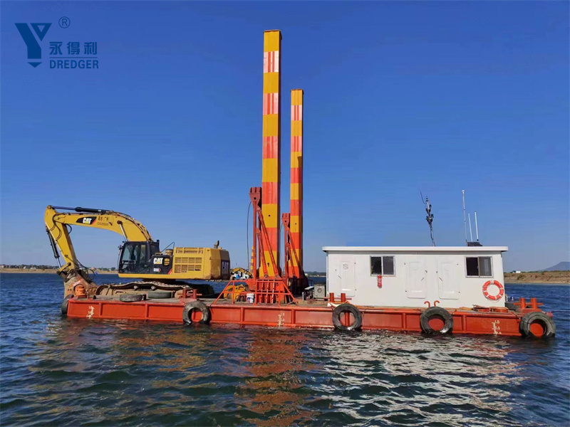 Retroexcavadora draga