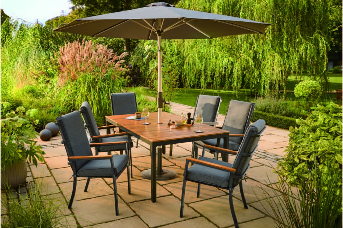 Dining_Set_with_Umbrella