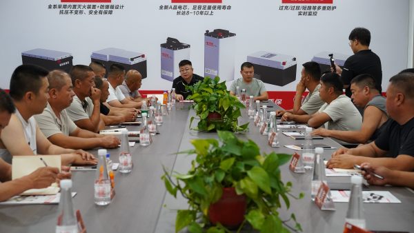 Tianhe Industrial Group convened a conference of its core dealers in Inner Mongolia to deepen the strategic layout of the northern new energy market.