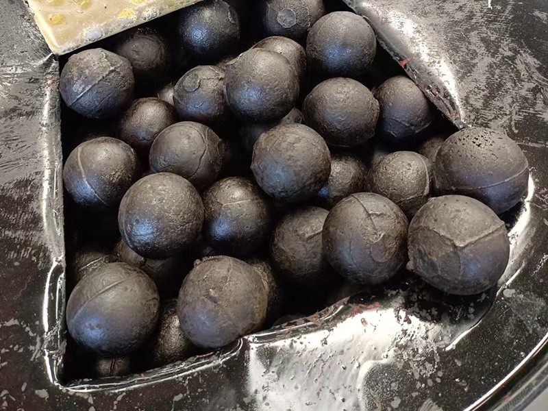 铸球