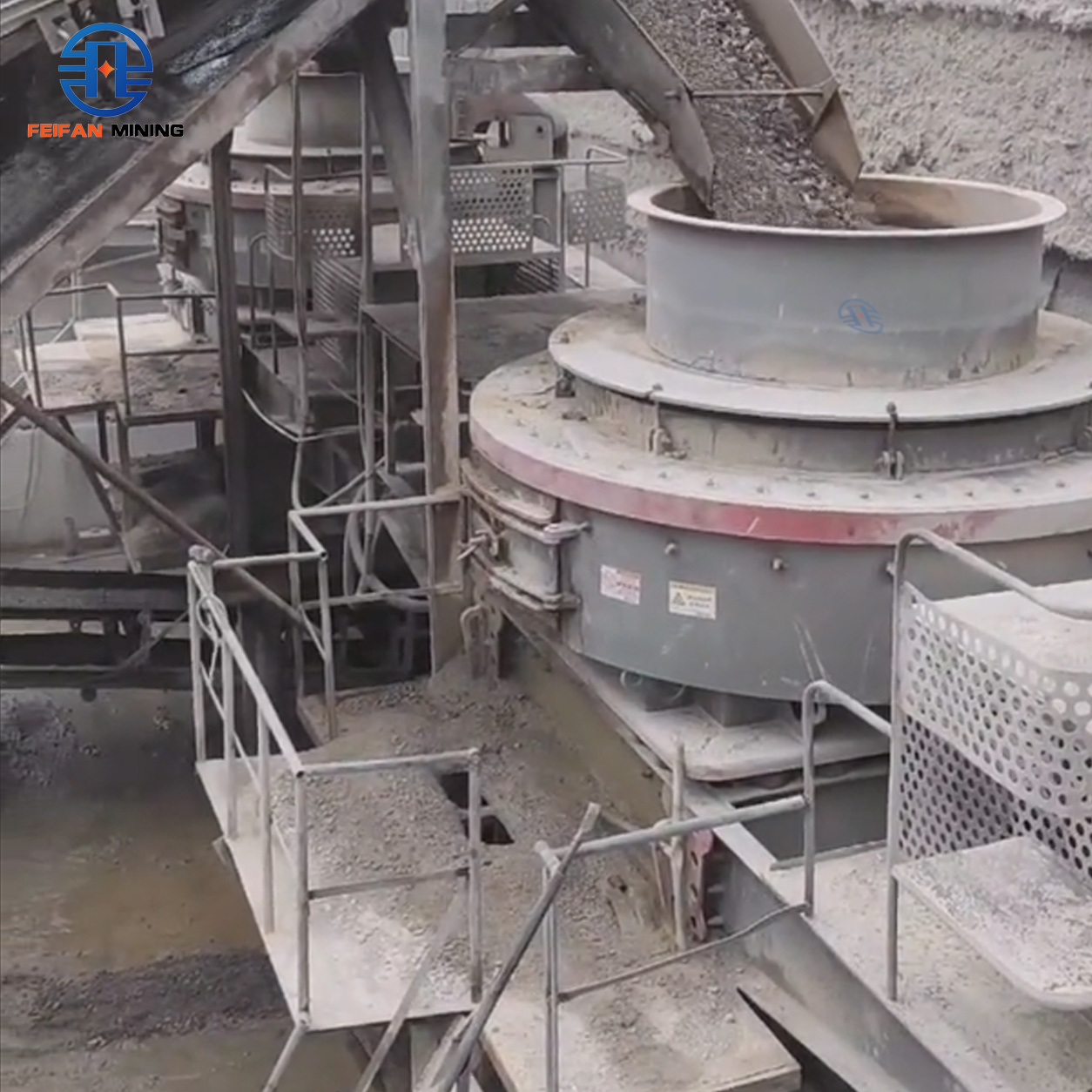 OEM крупнообъемная машина для обработки материалов VSI-8000 с открытым ротором и жидкой масляной смазкой для тонкой переработки кварцевой руды