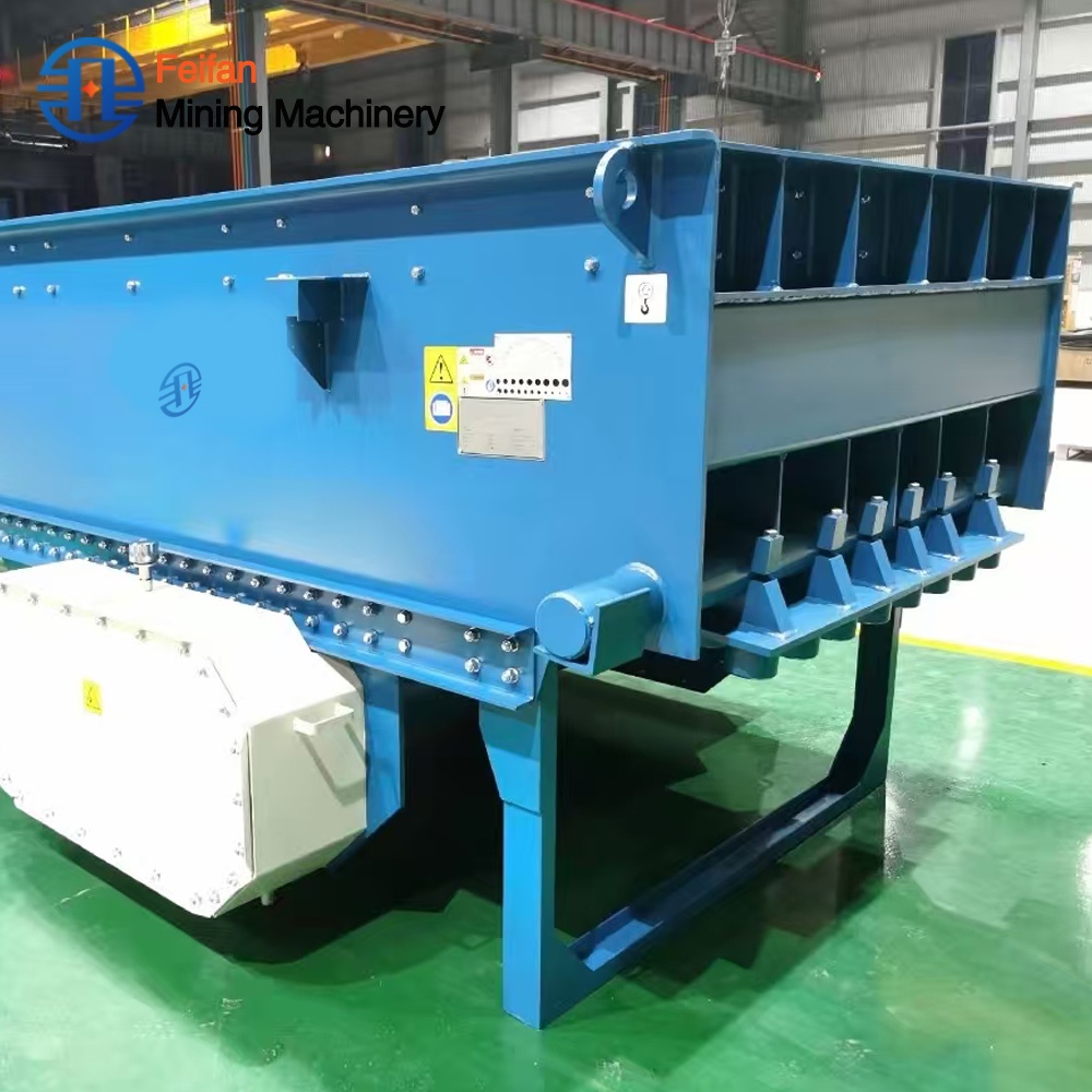 Máquina de trabalho OEM com estrutura compacta que economiza espaço com amplitude ajustável para pedreiras de pequena escala e processamento de minério