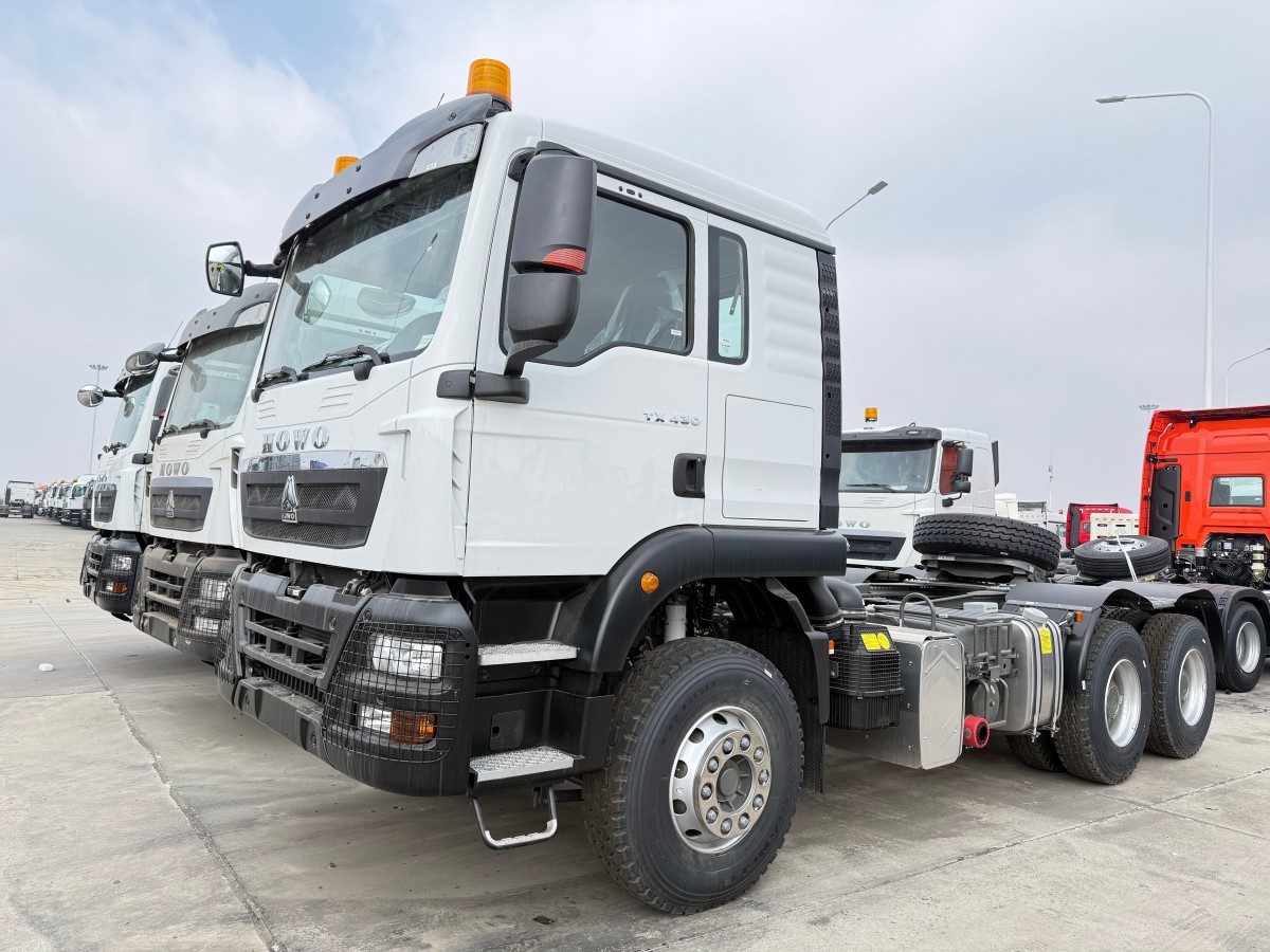 Caminhão-trator HOWO TX 6×4