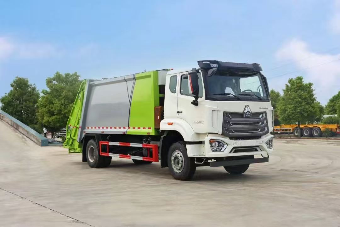 Caminhão de lixo HOWO NX 4×2