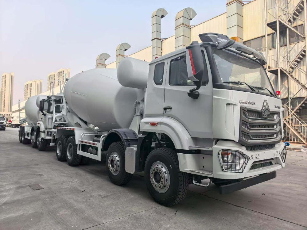 Caminhão betoneira HOWO NX 8×4