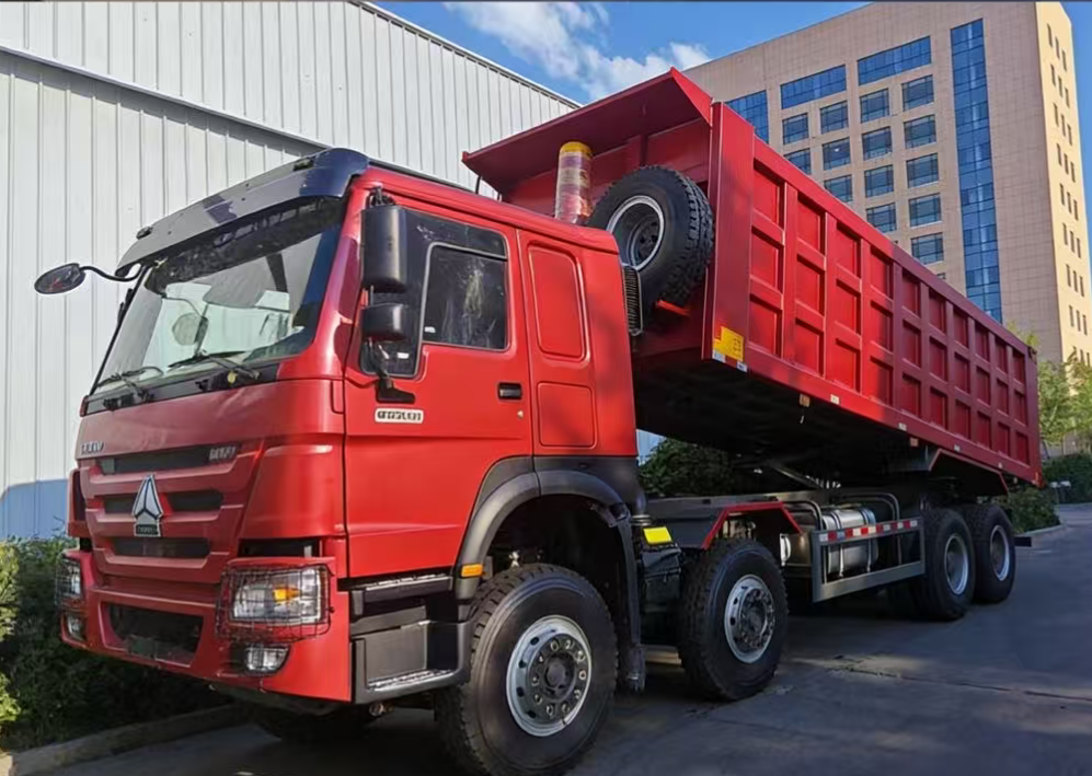 caminhão basculante HOWO 8×4